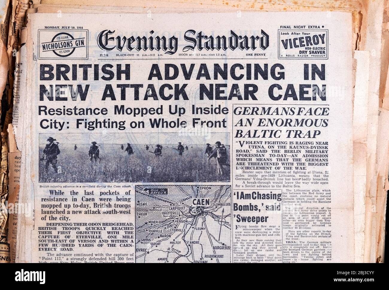 "Britische Vormarsch in New Attack bei Caen" "Deutsche stehen einer enormen Baltischen Falle gegenüber" Evening Standard WW2 Zeitung Schlagzeile 10 July 1944 London UK Stockfoto