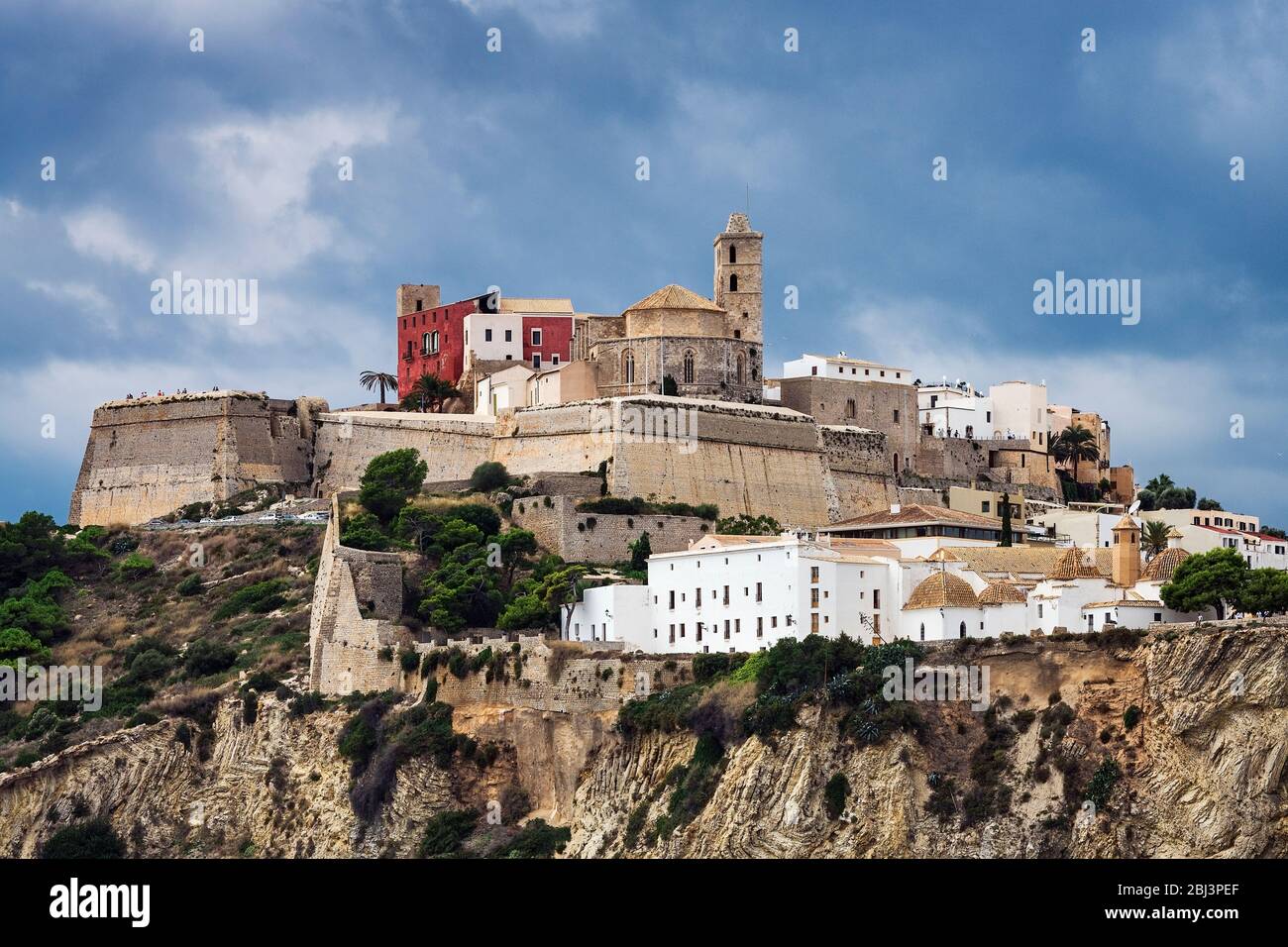 Ibiza-Stadt und die Kathedrale Santa Maria d'Eivissa. Stockfoto