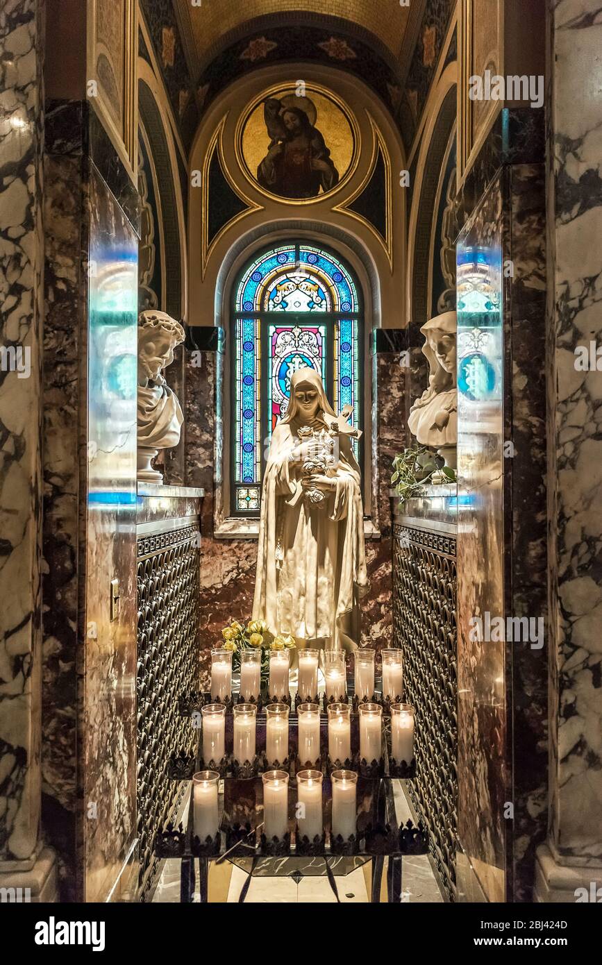 Heiligtum der heiligen Mutter in der Basilika unserer Lieben Frau vom Sieg. Stockfoto
