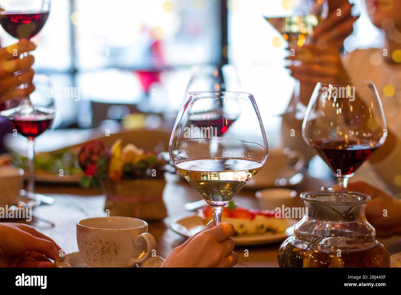 Treffen Sie das neue Jahr in einem ruhigen Restaurant Stockfoto