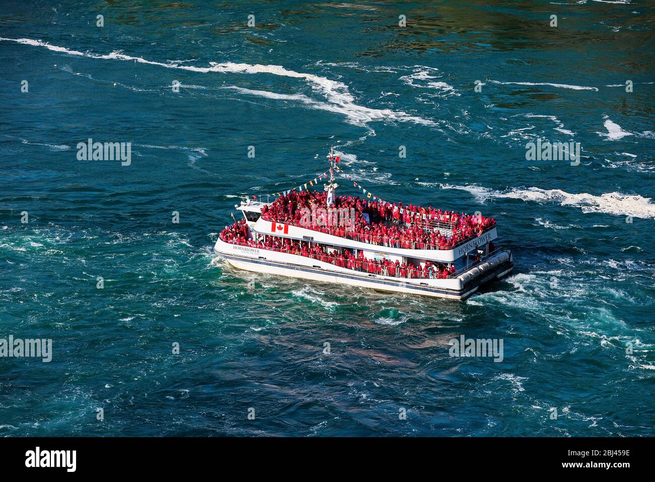 Sightseeing Boot nähert Horseshoe Falls in Kanada. Stockfoto