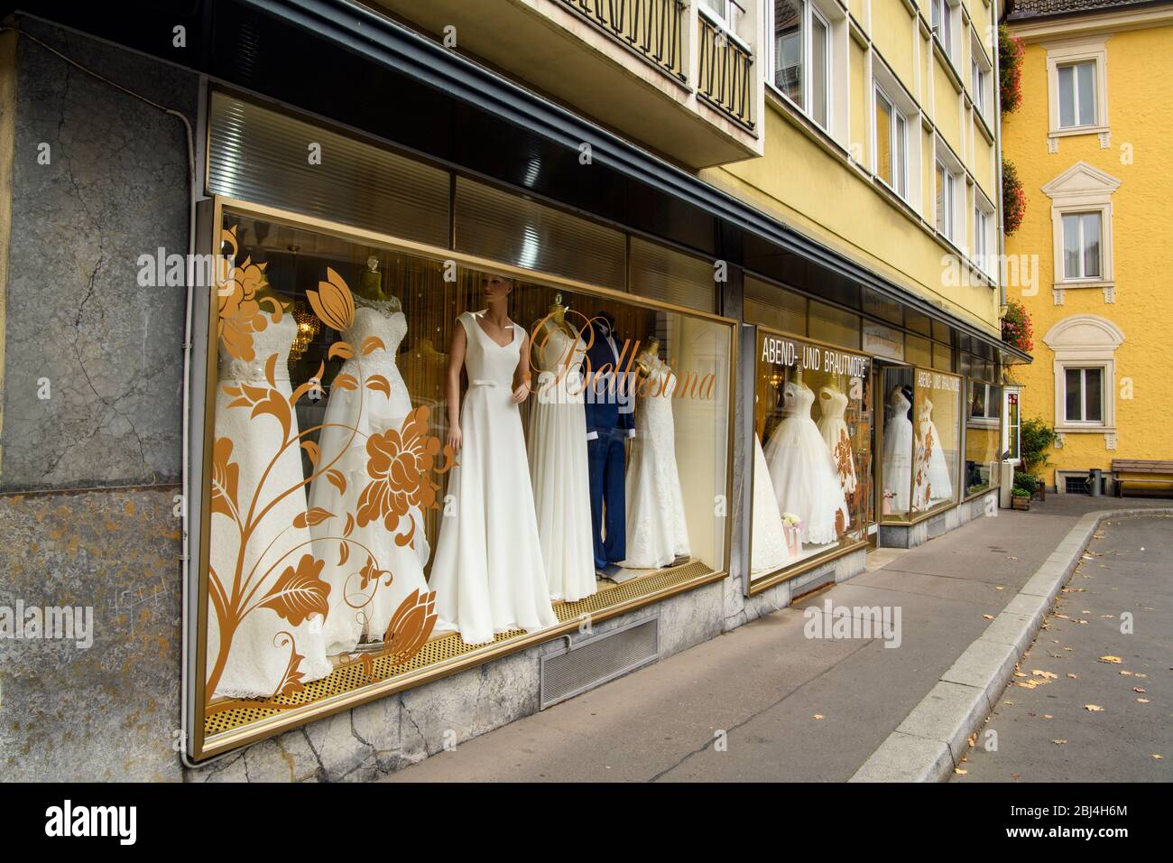City Hochzeitsshop in der Innenstadt von Würzburg im Herbst, Würzburg, Bayern, Deutschland Stockfoto