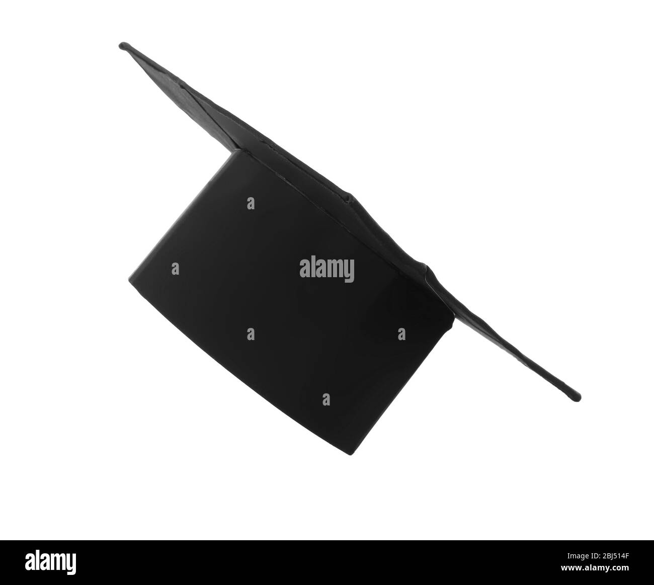 Schwarzer Studentenhut, isoliert auf weiß Stockfoto