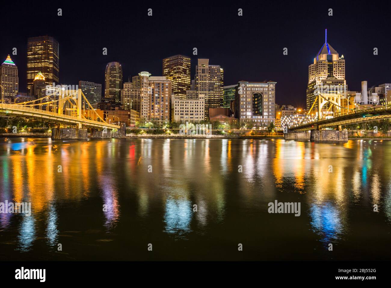 Roberto Clemente Bridge und die Andy Warhol Bridge über Allegheny River Pittsburgh Pennsylvania USA Stockfoto