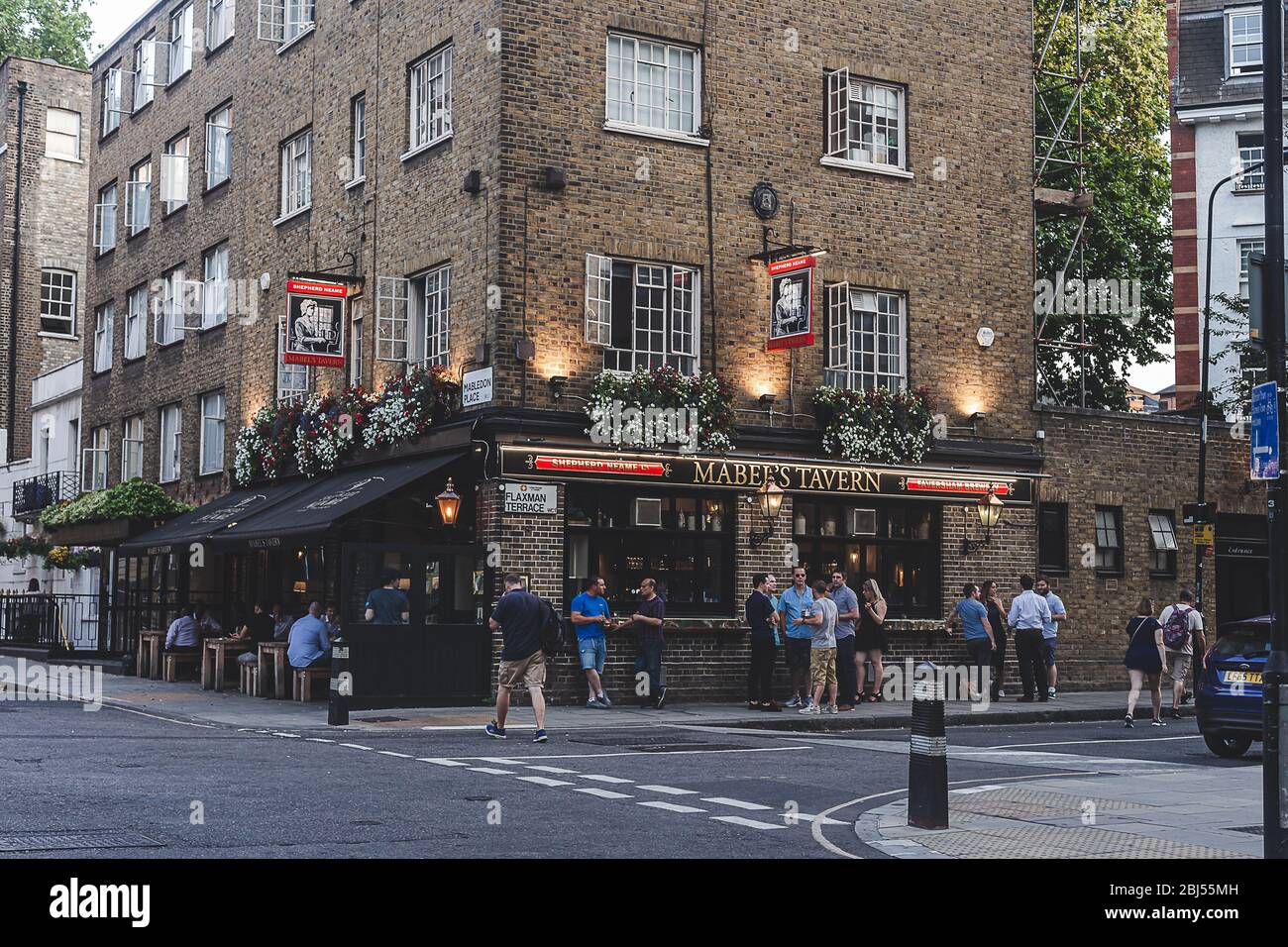 London/UK-26/07/18: Mabel's Tavern ist ein klassisches Hauptstadtpub am Mabledon Place in Bloomsbury. Pubs sind ein soziales Trink-Unternehmen und ein PR Stockfoto