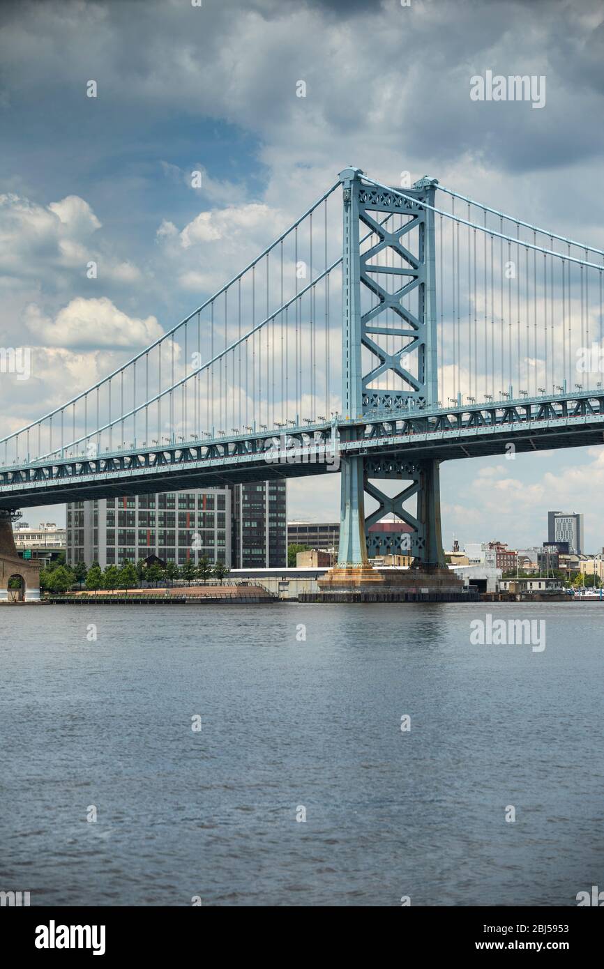 Benjamin Franklin Brücke über den Delaware Fluss, der Camden, New Jersey, mit Philadelphia, Pennsylvania USA verbindet Stockfoto