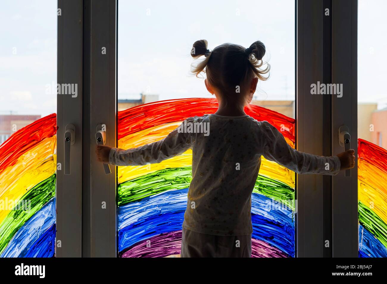 Lasst uns alle gut sein. Flash Mob Gesellschaft Gemeinschaft auf Selbstisolierung Quarantäne Pandemie Coronavirus. Kinder schaffen Künstler malt Kreativität Urlaub Stockfoto