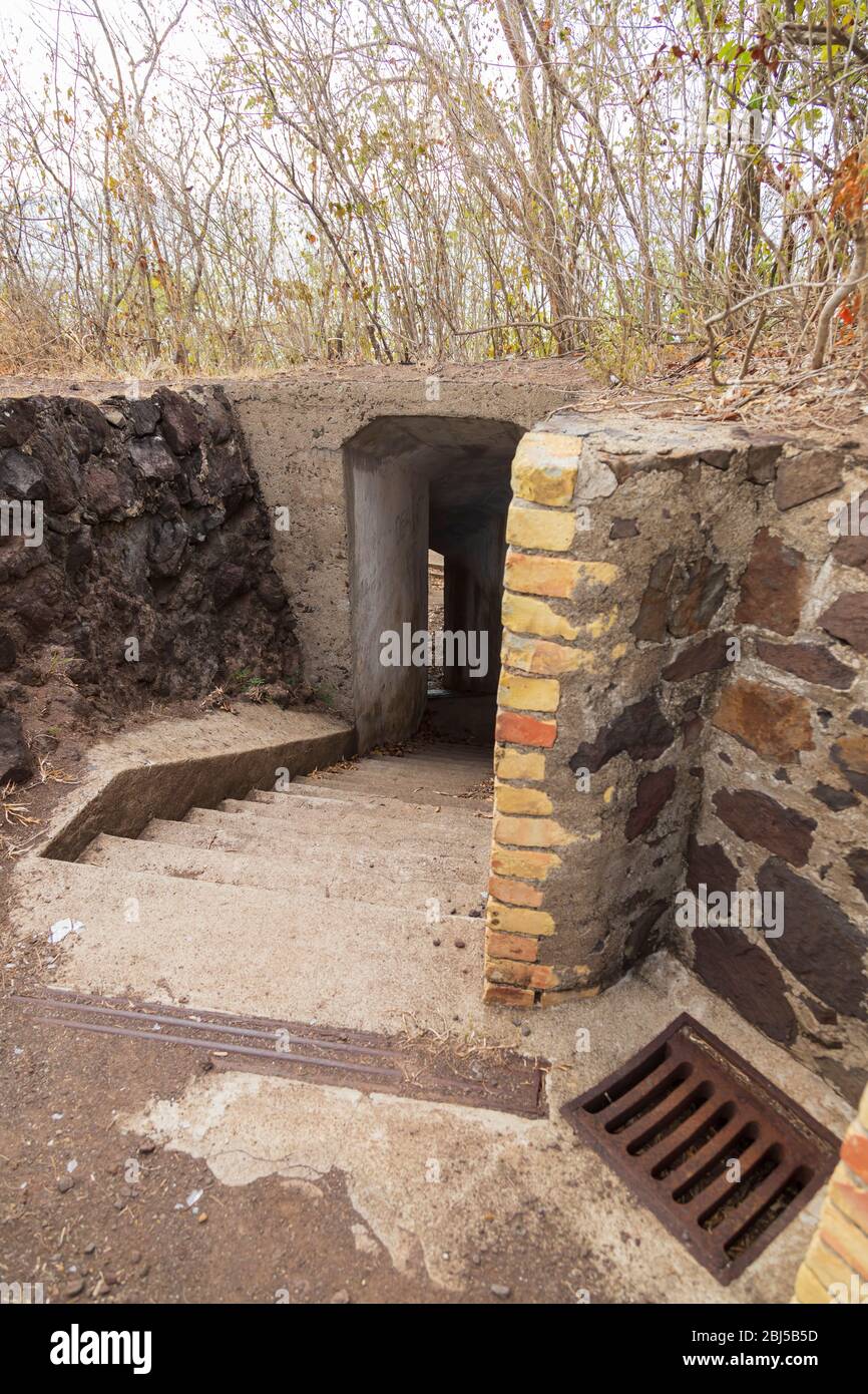 Die Treppe, die hinunter zur Stelle der Kanonen führt Bei Meadow's Battery Stockfoto