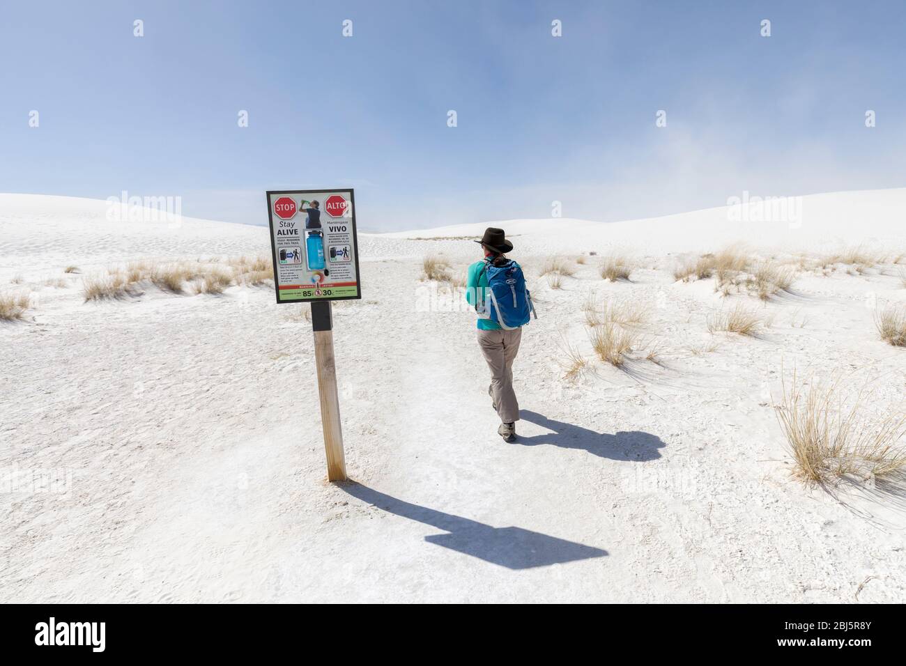 Bleib am Leben trinken Wasser Warnschild, White Sands, New Mexico, USA Stockfoto