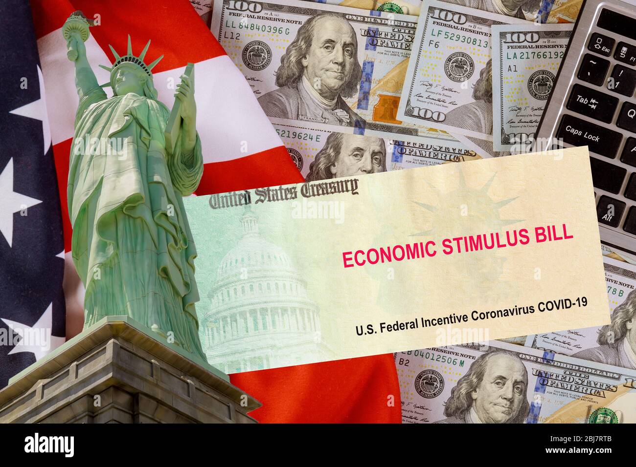 Konjunkturpaket Finanzgesetz der Regierung Statue Liberty Word COVID-19 über die weltweite Pandemie US-Lockdown Stockfoto