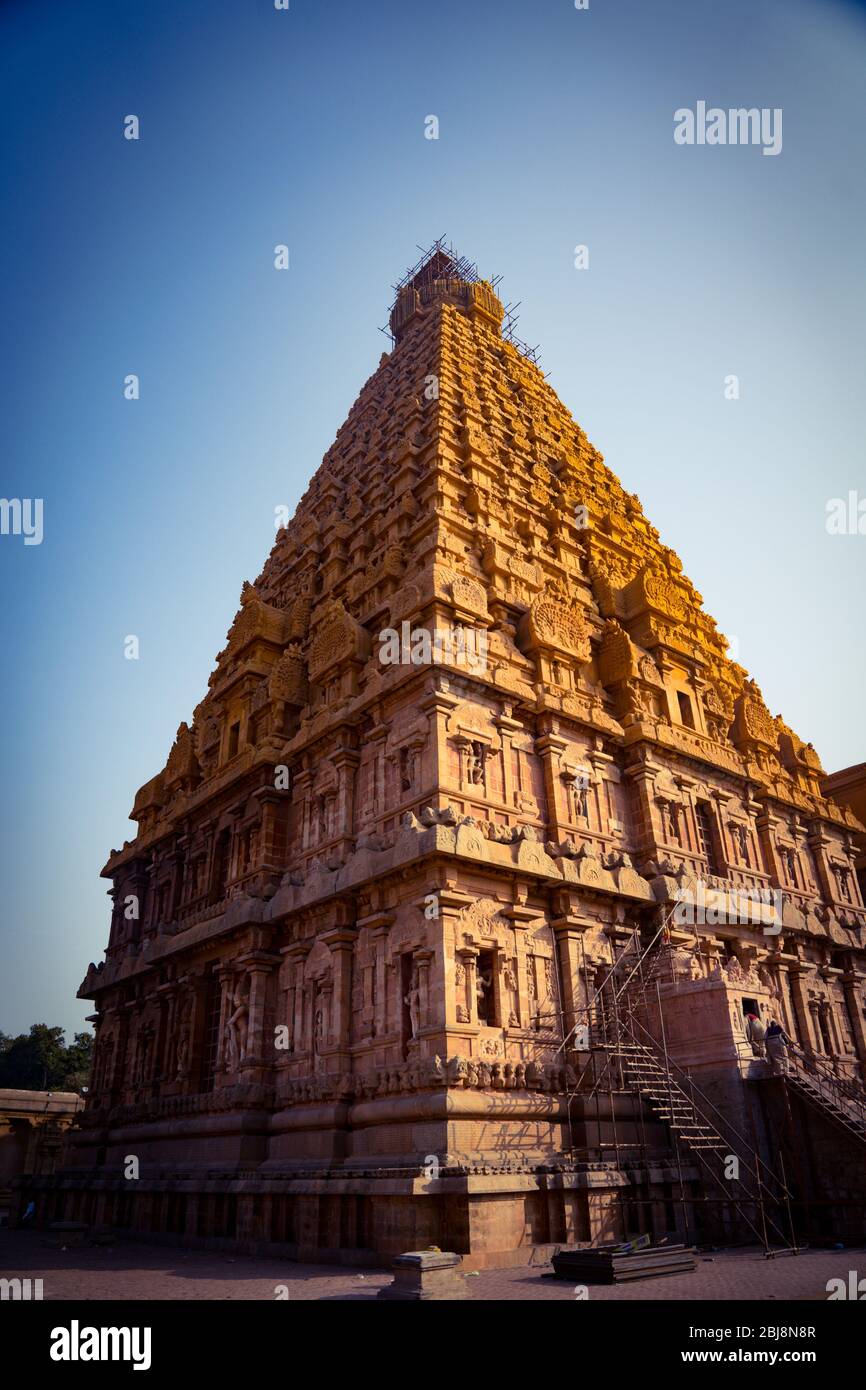 Ein schöner Tageslicht Blick auf lord Bragadeeswarar Tempel Turm in Tamil Nadu Indien Stockfoto