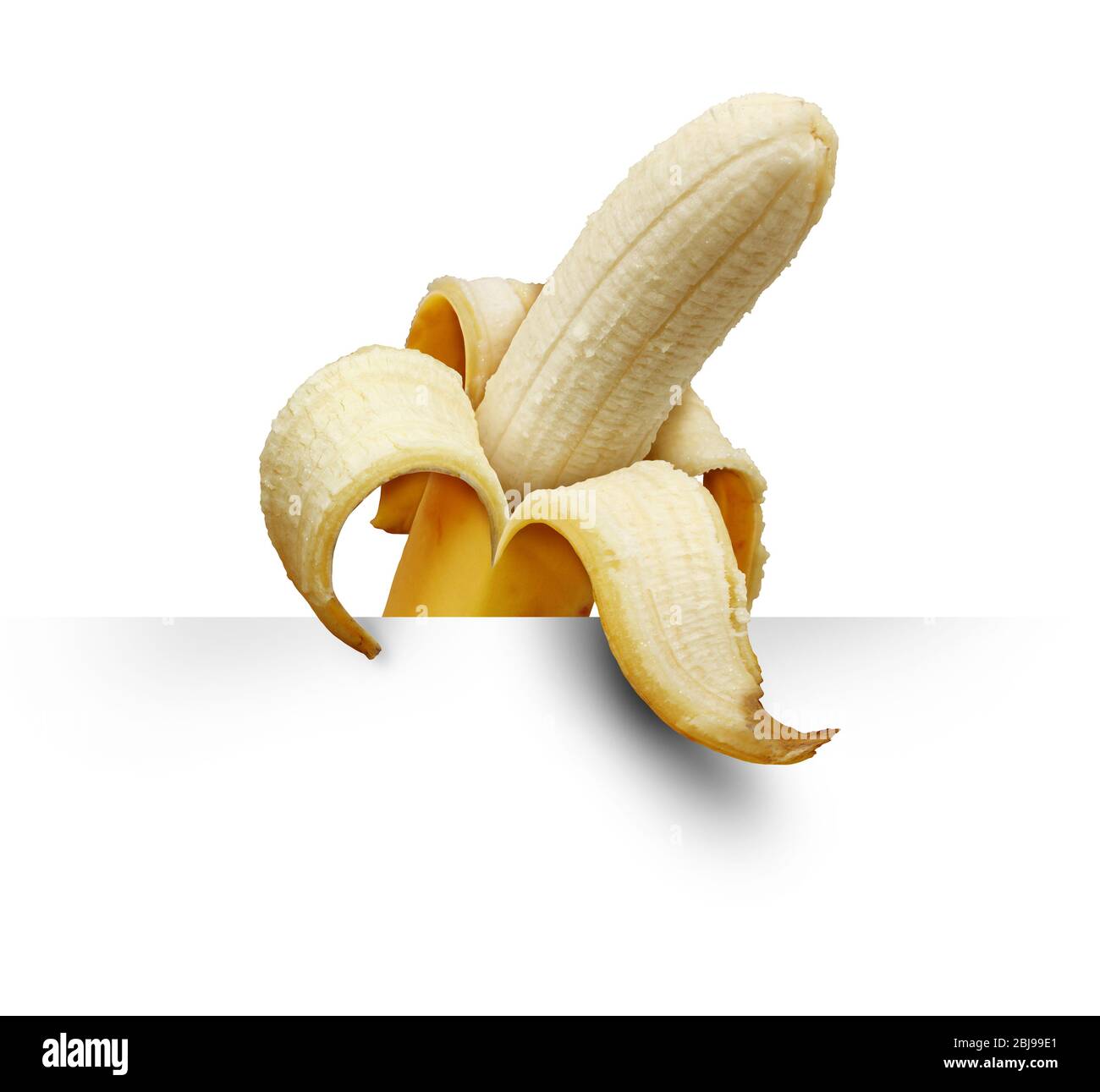 Bananenschild und tropische Früchte-Beschilderung als geschältes Bananen-Symbol mit einem gelben Lebensmittel-Element. Stockfoto