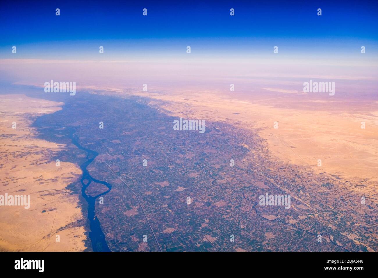 Durch Welche Wüste Fließt Der Nil www.alamy.de