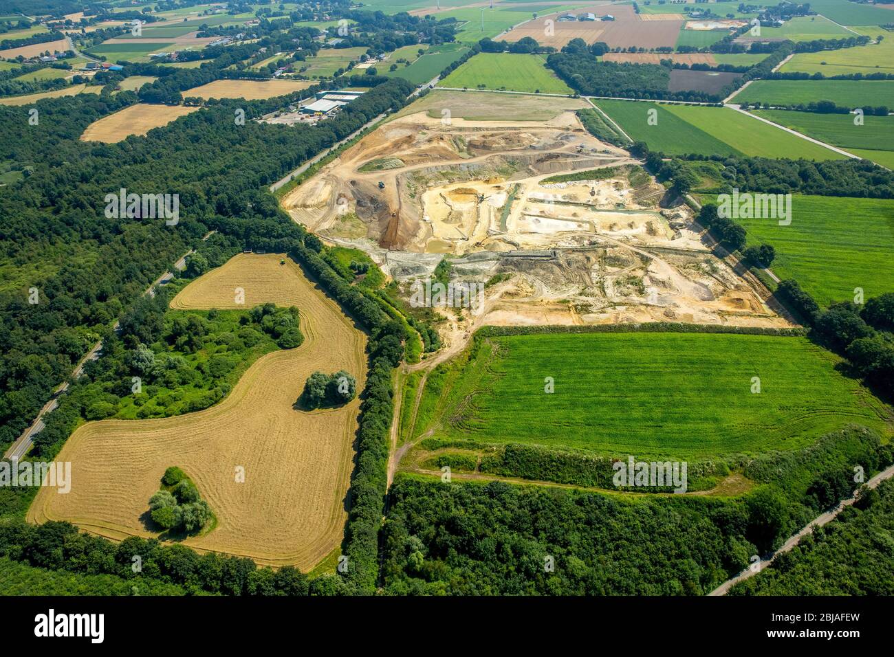 , Kiesbergbau Dinslakener Straße in Bottrop-Kirchhellen, 19.07.2016, Luftaufnahme, Deutschland, Nordrhein-Westfalen, Ruhrgebiet, Bottrop Stockfoto