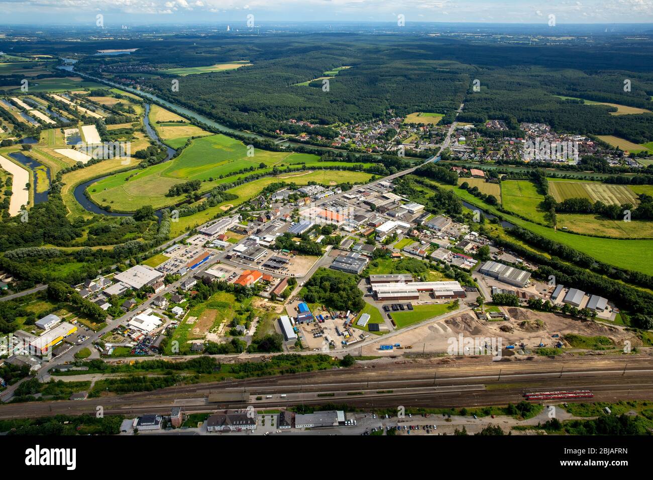 Gewerbegebiet und Betriebseignerinnen und -Inhaber in Haltern am See, 02.07.2016, Luftaufnahme, Deutschland, Nordrhein-Westfalen, Haltern am See Stockfoto