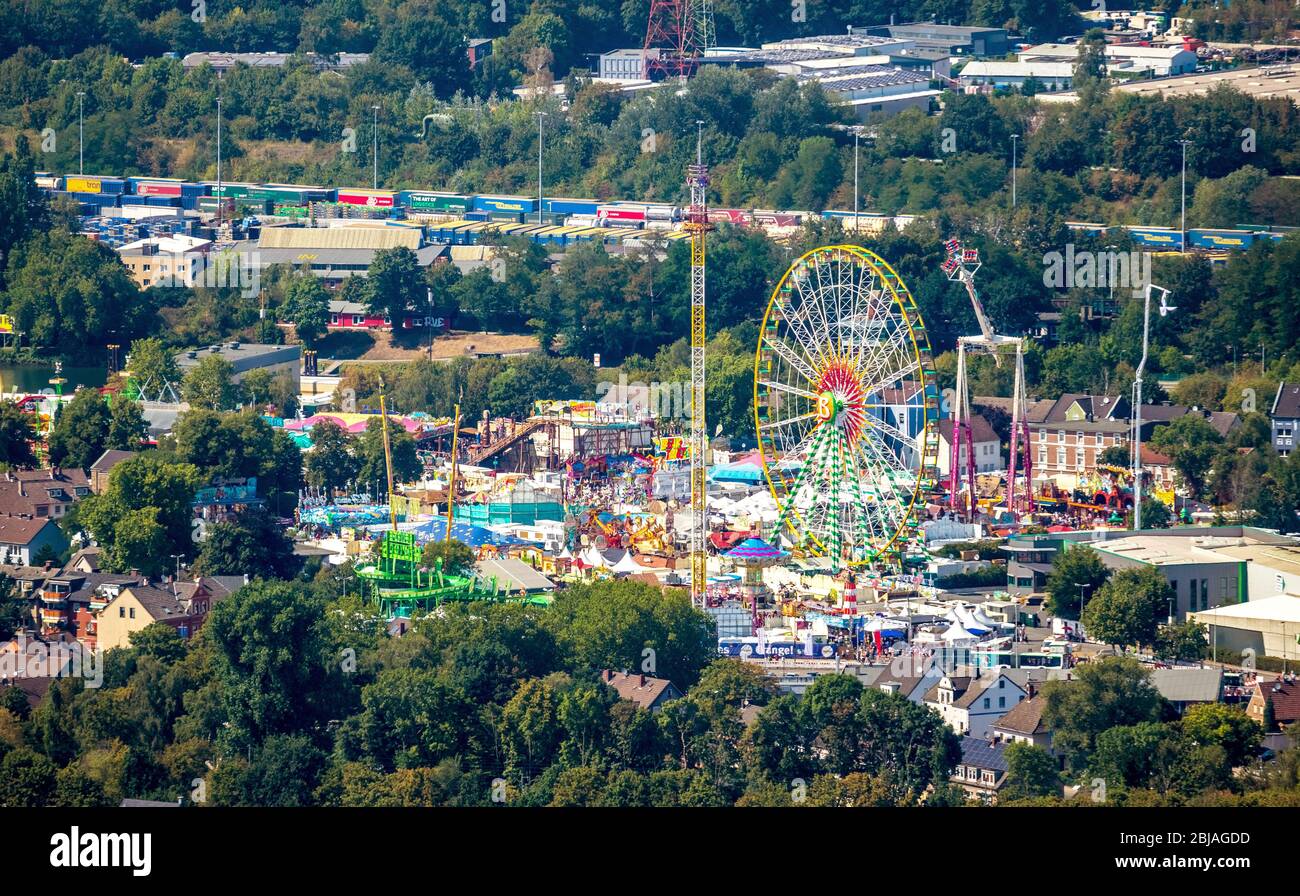 Kirmes Crange 2019 in Herne, Südansicht mit Riesenrad Bellvue und Festhalle, 08/04/2019, Luftaufnahme, Deutschland, Nordrhein-Westfalen, Ruhrgebiet, Herne Stockfoto