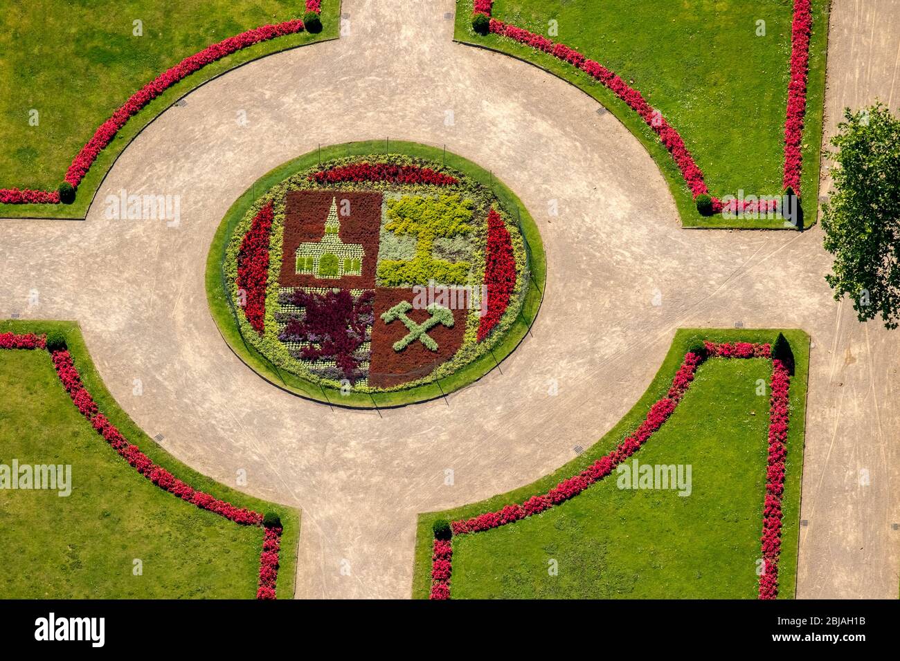 , Schlosspark mit dem Stadtwappen Gelsenkirchen, 19.07.2016, Luftaufnahme, Deutschland, Nordrhein-Westfalen, Ruhrgebiet, Gelsenkirchen Stockfoto