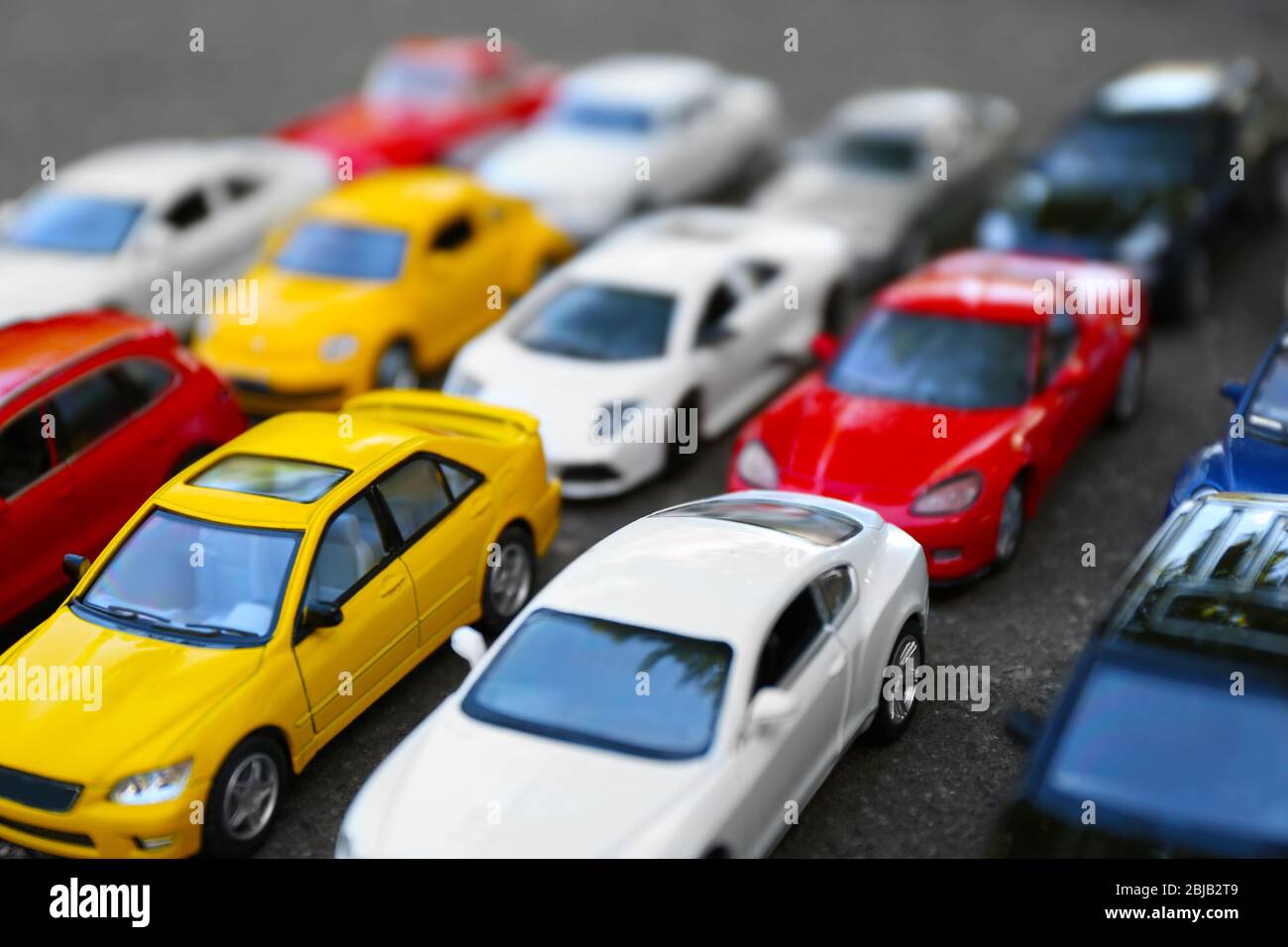 Nahaufnahme von Spielzeug Autos Parkplatz Stockfoto