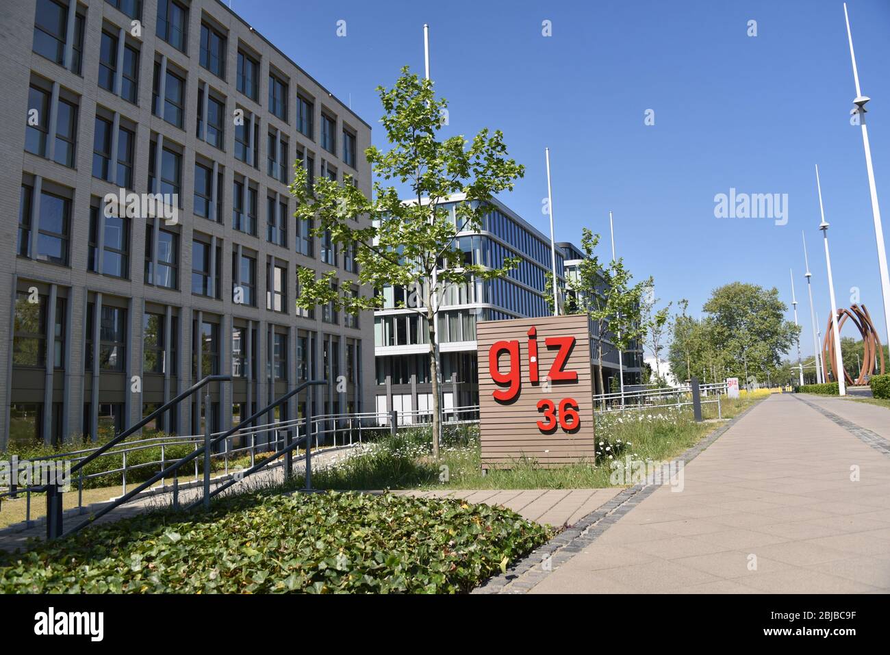 Bonn, Deutschland. April 2020. Logo, Schriftzug die Deutsche Gesellschaft für Internationale Zusammenarbeit GmbH ist eine international tätige Organisation der Entwicklungszusammenarbeit im Auftrag verschiedener Ministerien in der Bundesrepublik Deutschland. Quelle: Horst Galuschka/dpa/Horst Galuschka dpa/Alamy Live News Stockfoto