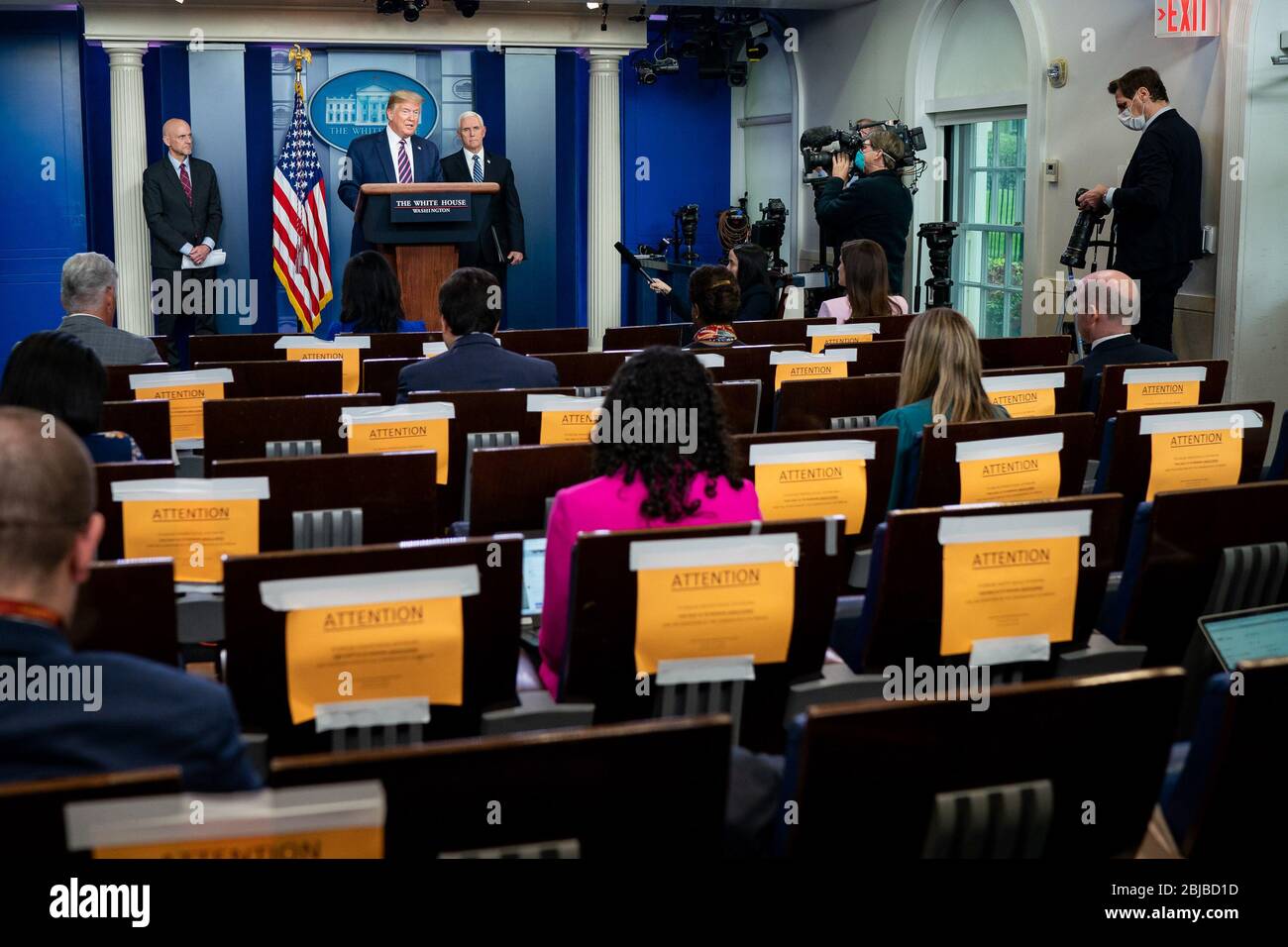 WASHINGTON DC, USA - 24. April 2020 - US-Präsident Donald J. Trump, Vizepräsident Mike Pence und Mitglieder des Weißen Hauses Coronavirus (COV Stockfoto