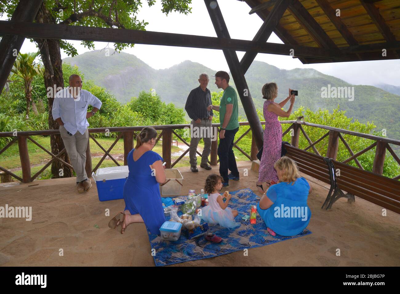 Picknick auf der tropischen Insel Mahe, den Seychellen, im Indischen Ozean Stockfoto