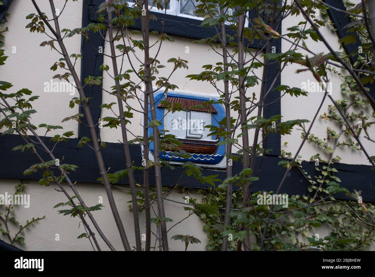 1843 Plaque Fliesen Geschichte Kulturerbe Erhaltung Altstadt Pub The Plough Inn, Croft Road, Swindon SN1 Stockfoto