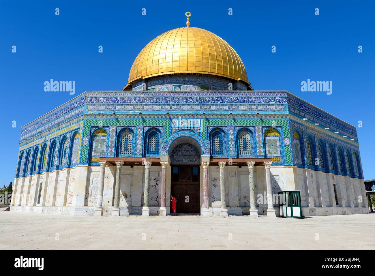 Felsendom auf dem Tempelberg in der Altstadt von Jerusalem, Israel. Oktogonaler islamischer Schrein in der Heiligen Stadt. Stockfoto