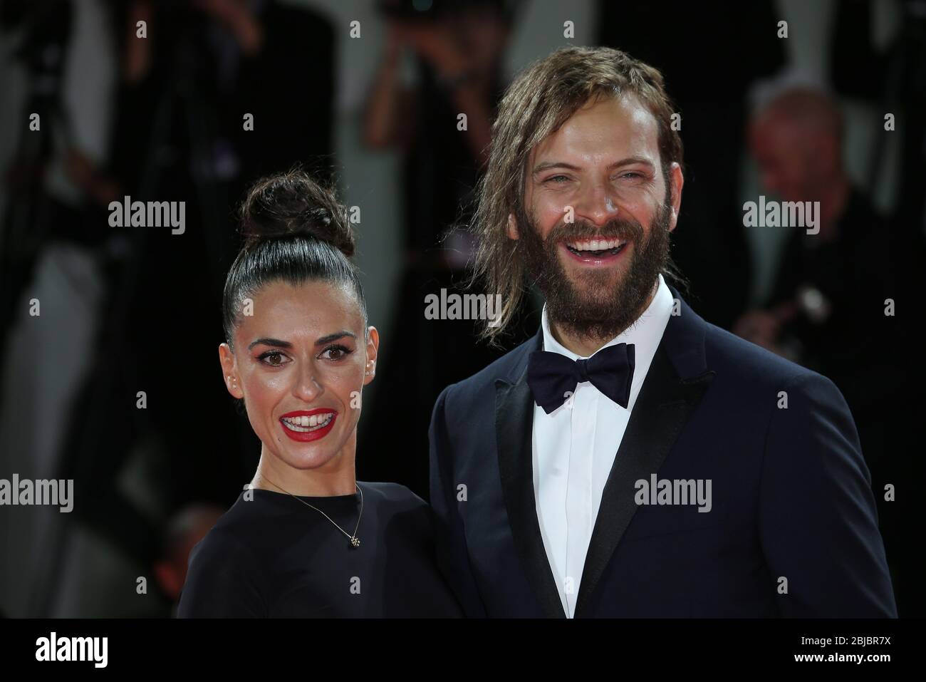 Venedig Italien September 06 Alessandro Borghi Und Roberta Pitrone Gehen Vor Der Vorfuhrung Von Loving Pablo Auf Dem Roten Teppich Stockfotografie Alamy