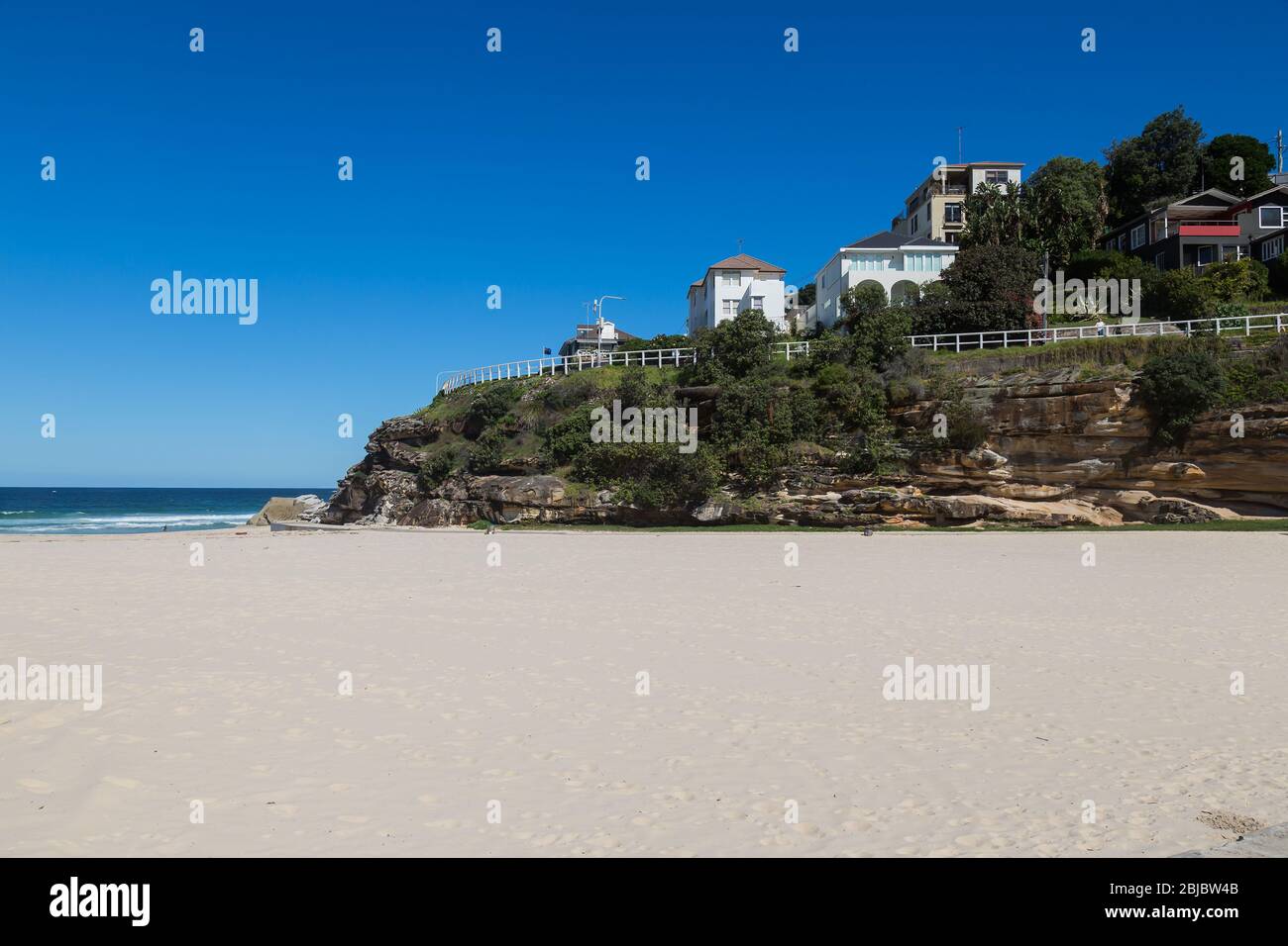 Sydney, Australien. Samstag, 18. April 2020.Tamarama Beach in Sydneys östlichen Vororten wegen der Coronavirus Pandemie geschlossen. Von gestern Tamarama Stockfoto