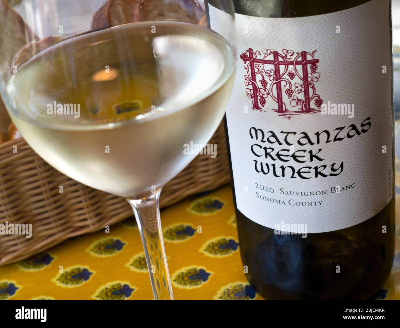 Matanzas Creek Winery Sauvignon Blanc (Post dated Label) 2020 Weißwein auf dem Tisch des Restaurants Sonoma County California USA Stockfoto