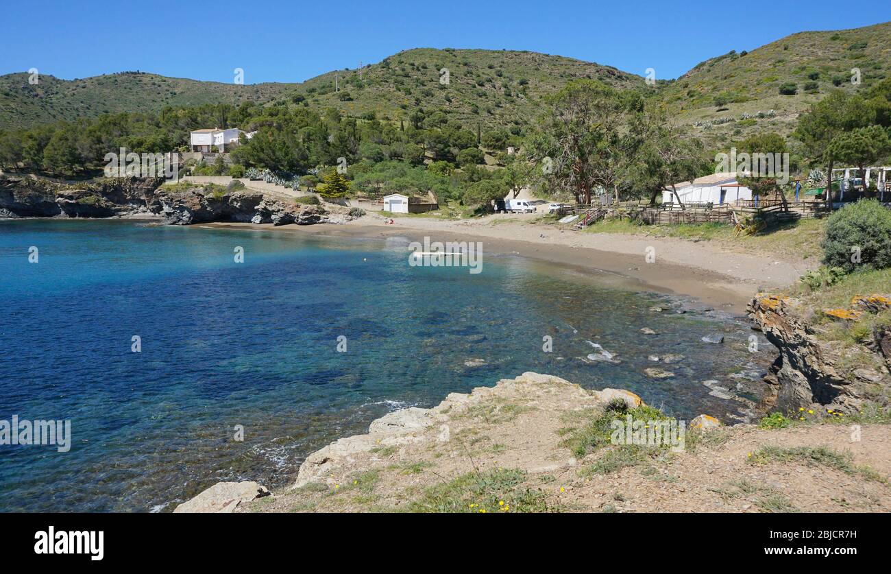 Spanien ruhiger Strand an der Costa Brava, Mittelmeer, Provinz Girona, Katalonien, Alt Emporda, Cala la Pelosa Stockfoto