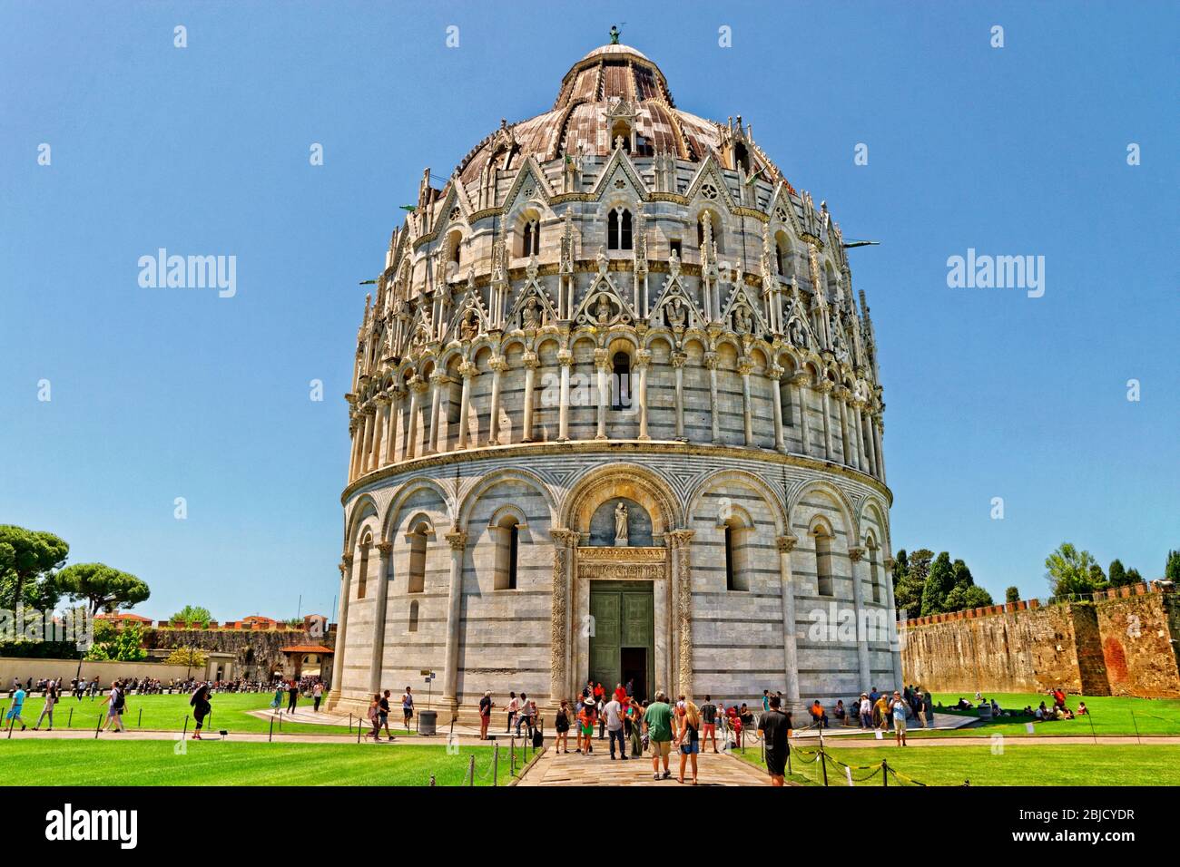 Die Pisa Baptisterium von St. John in der Nähe der Kathedrale von Pisa, Toskana, Italien. Stockfoto