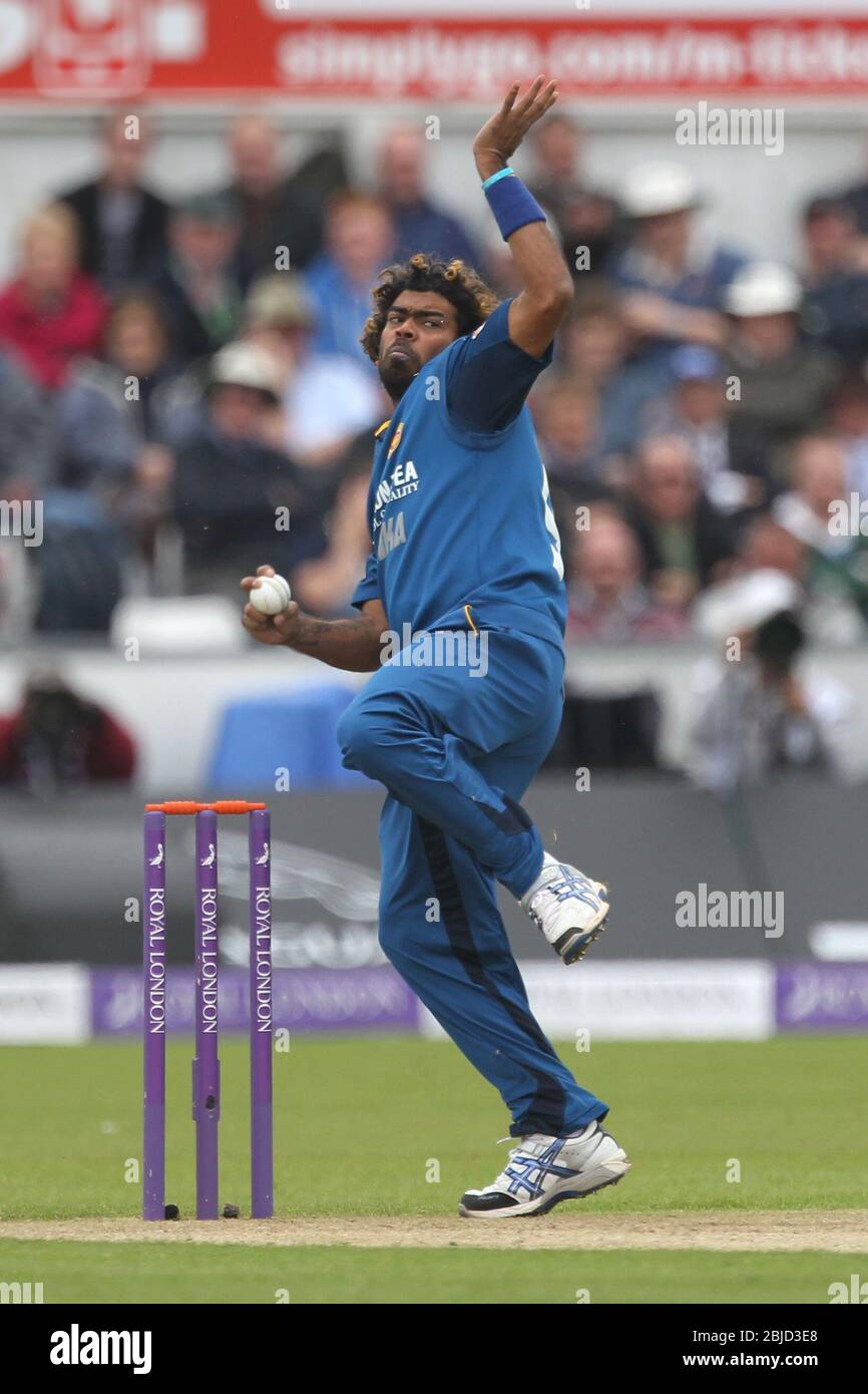 CHESTER LE STREET, ENGLAND - Laith Malinga von Sri Lanka Bowling während der 2. ODI zwischen England und Sri Lanka an der Emirates Riverside, Chester le Street am Sonntag 25. Mai 2014 (Quelle: Mark Fletcher Mi News) Stockfoto