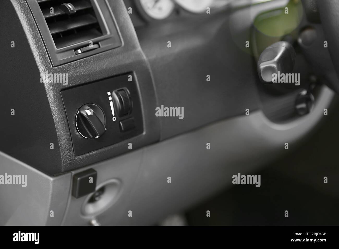Nahaufnahme des teuren Autoinnenraums Stockfoto