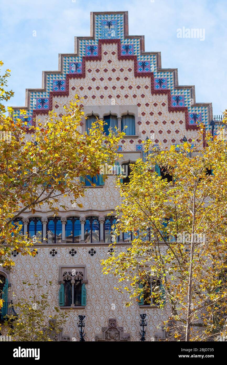 Barcelona, Spanien - 19. September 2014: Casa Amatller ist ein Gebäude im Modernisme-Stil in Barcelona, entworfen von Josep Puig i Cadafalch. Stockfoto