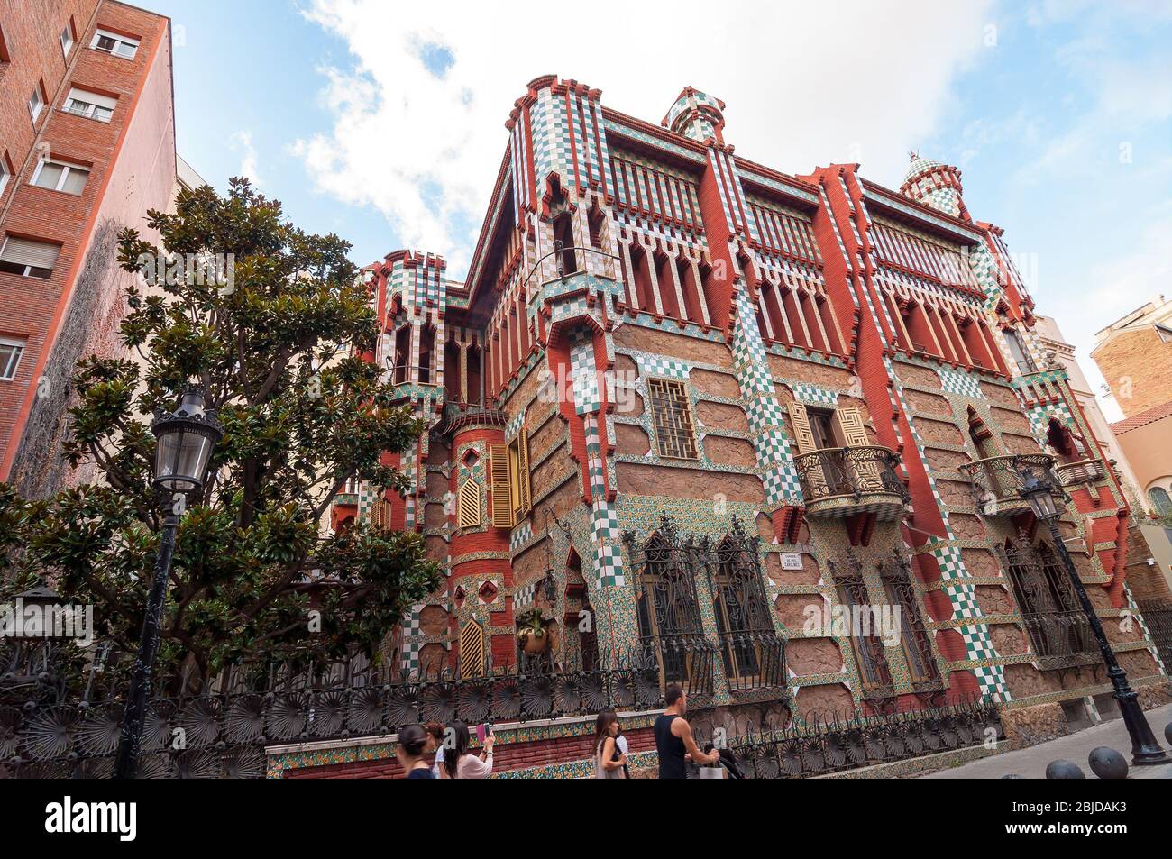 Barcelona, SPAN - 19. September 2014: Casa Vicens ist ein modernistisches Gebäude in Barcelona, Katalonien, Spanien, entworfen von Antoni Gaudi. Es wird als o betrachtet Stockfoto