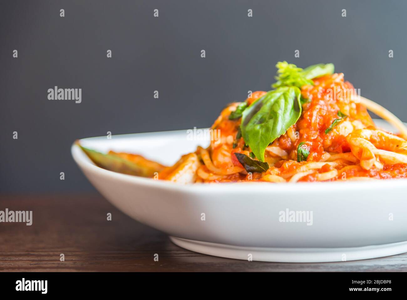 Spaghetti Meeresfrüchte mit Tomatensoße, italienisches Essen Stockfoto