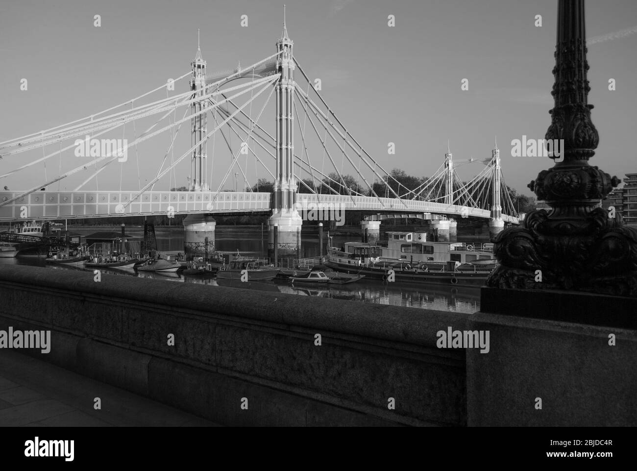 Suspension Bridge Structure Architecture Traditional Albert Bridge, London, SW11 4PH von Rowland Mason Ordish & Sir Joseph Bazalgette Stockfoto