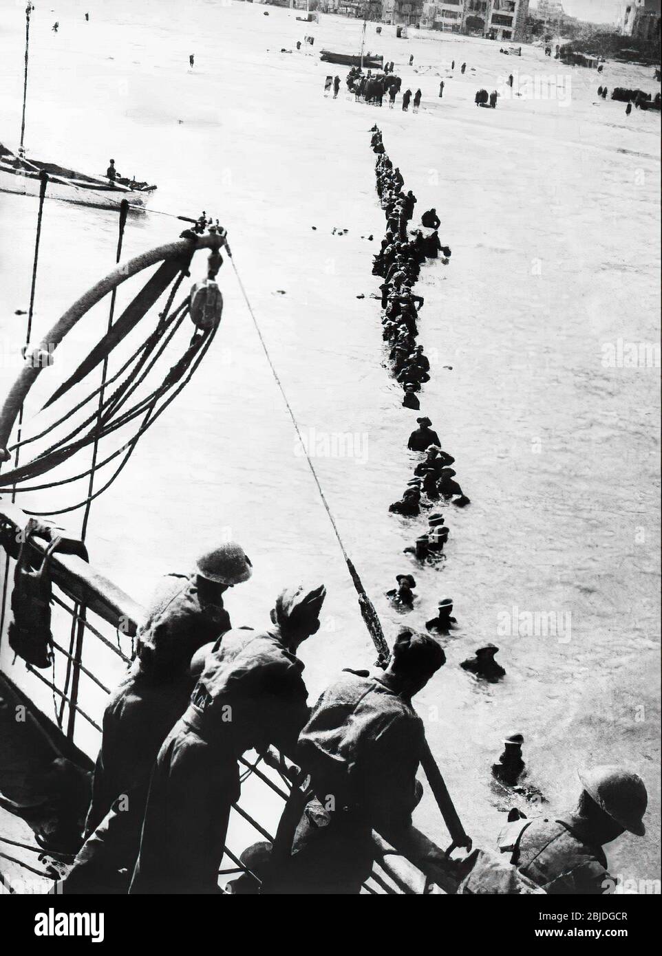 Die Evakuierung von Dünkirchen, die unter dem Codenamen Operation Dynamo und auch als das Wunder von Dünkirchen bekannt ist, war die Evakuierung alliierter Soldaten während des Zweiten Weltkriegs von den Stränden und dem Hafen von Dünkirchen im Norden Frankreichs zwischen dem 26. Mai und dem 4. Juni 1940.URHEBER: gd-jpeg v1.0 (mit IJG JPEG v62), Qualität = 90 Stockfoto