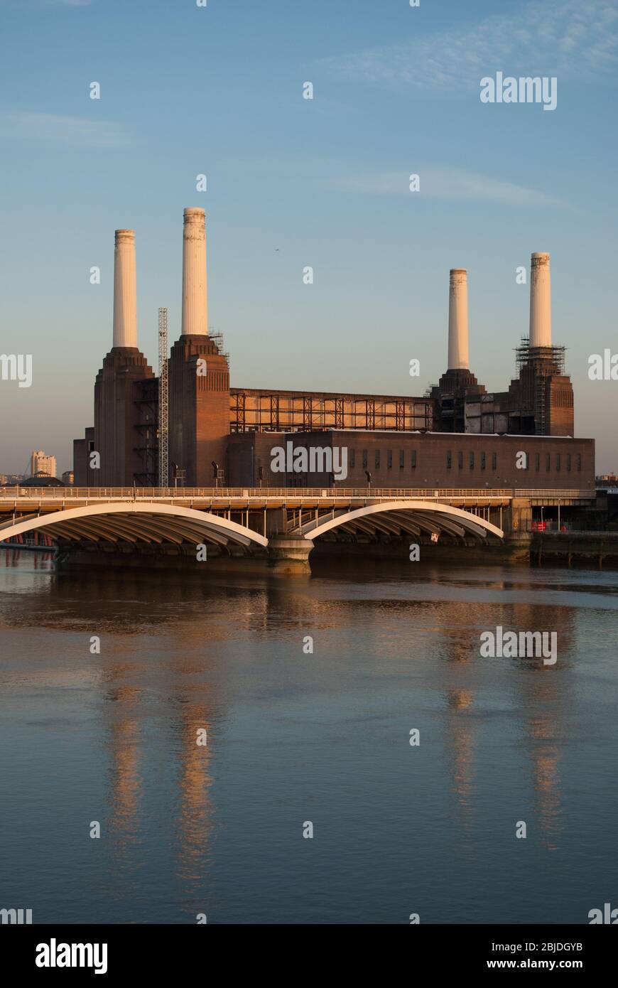Art Deco Architecture Industrial 1930er Jahre Battersea Power Station, 188 Kirtling Street, Nine Elms, London SW8 von J Theo Halliday Giles Gilbert Scott Stockfoto