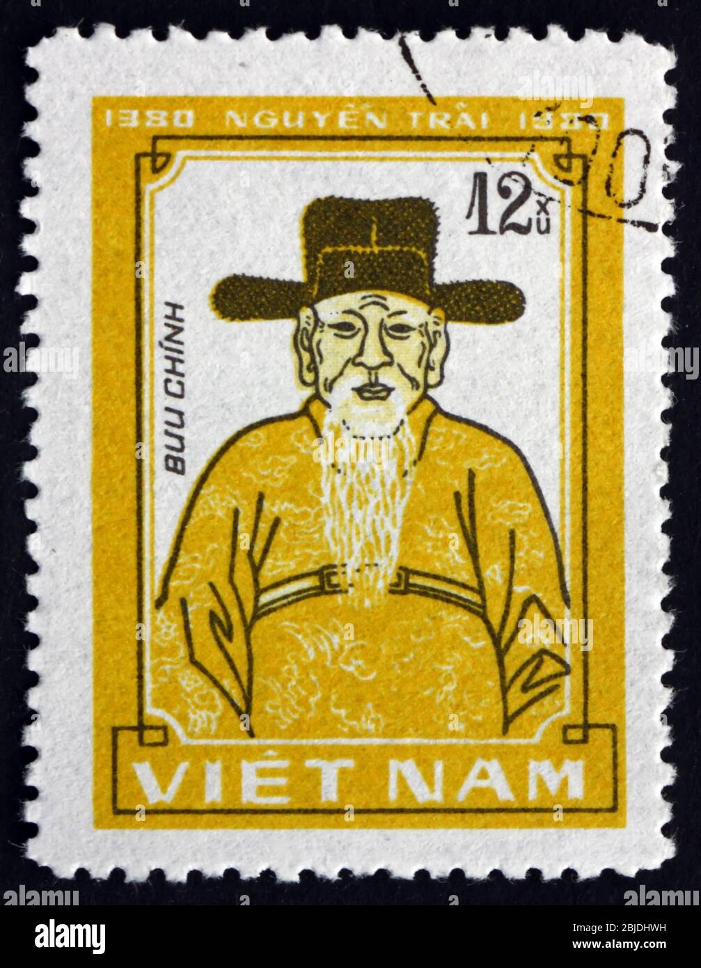 VIETNAM - UM 1980: Eine in Vietnam gedruckte Briefmarke zeigt Nguyen Trai, war Vietnamesischer Konfuziangelehrter, ein bekannter Dichter, ein geschickter Politiker und ein Meister Stockfoto