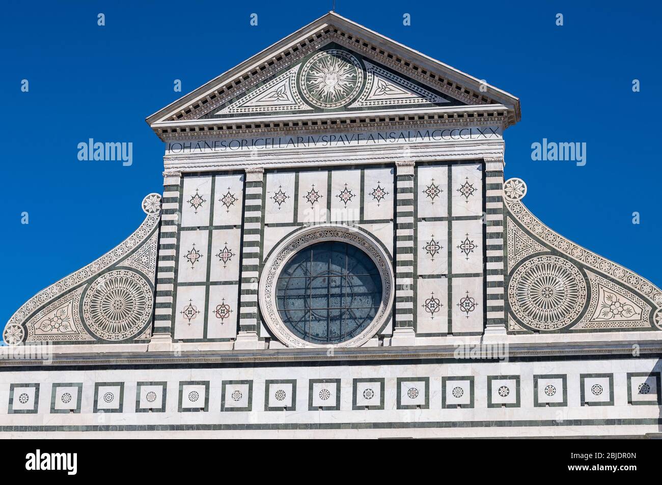 Fassade der Basilika Santa Maria Novella, Florenz, Toscany, Italien. Es ist die erste große Basilika in Florenz und ist die wichtigste Domin der Stadt Stockfoto