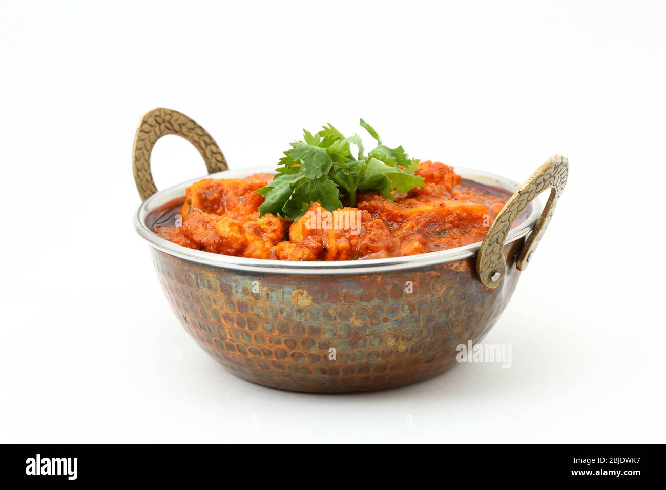 HÜTTENKÄSE IM INDISCHEN STIL VEGETARISCHES CURRY GERICHT. Kadai Paneer: Traditionelle indische Küche Stockfoto