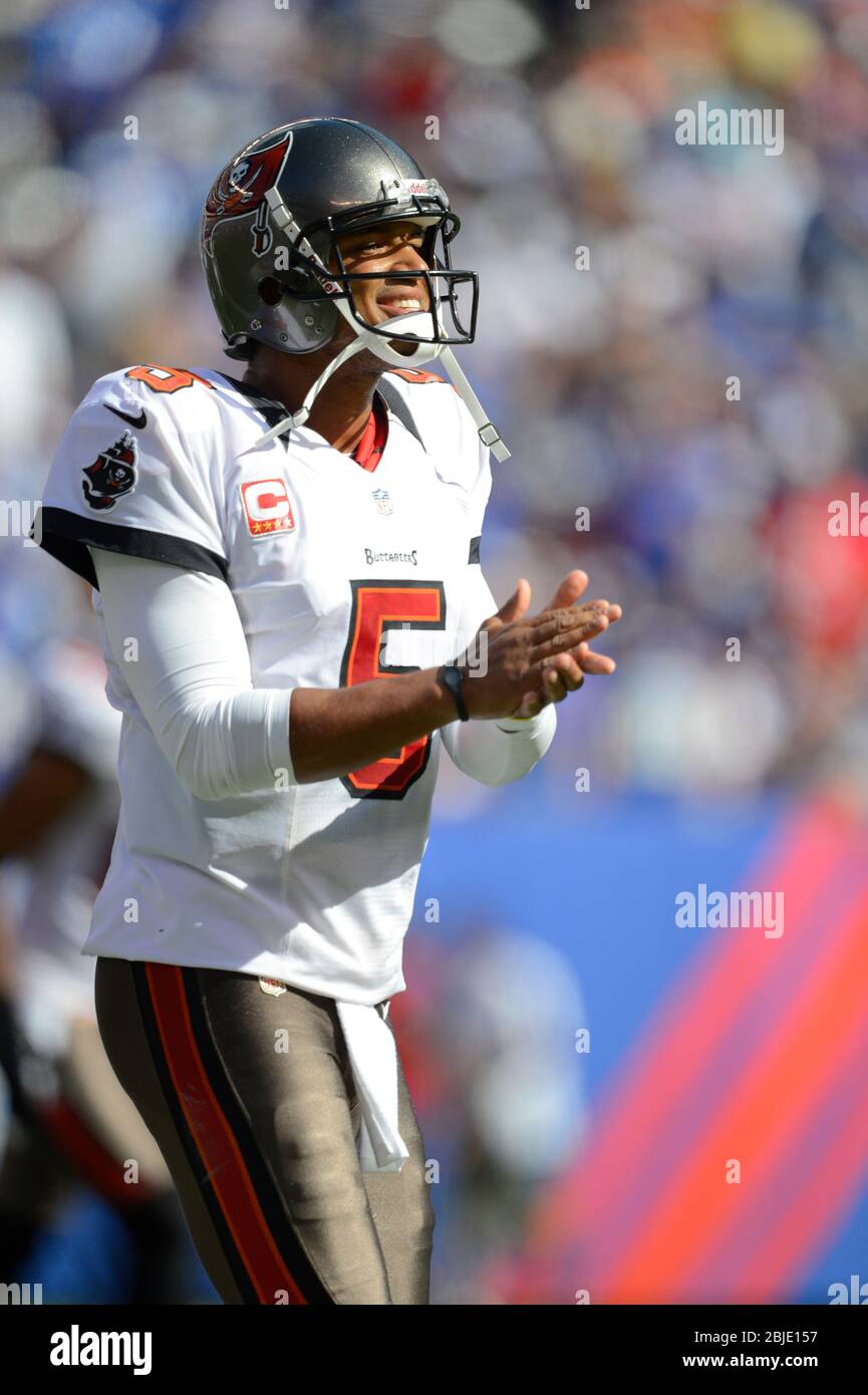 16. September 2012: Tampa Bay Buccaneers Quarterback Josh Freeman (5) während einer Woche 2 NFL NFC Matchup zwischen den Tampa Bay Buccaneers und New York Gia Stockfoto