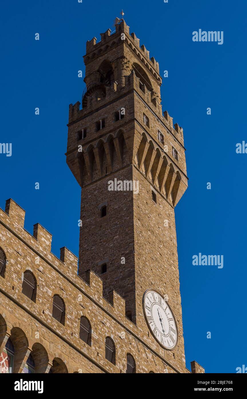 Berühmter Turm des Palazzo Vecchio oder Palazzo della Signoria (der alte Palast). Piazza della Signoria, Florenz, Toskana, Italien. Stockfoto