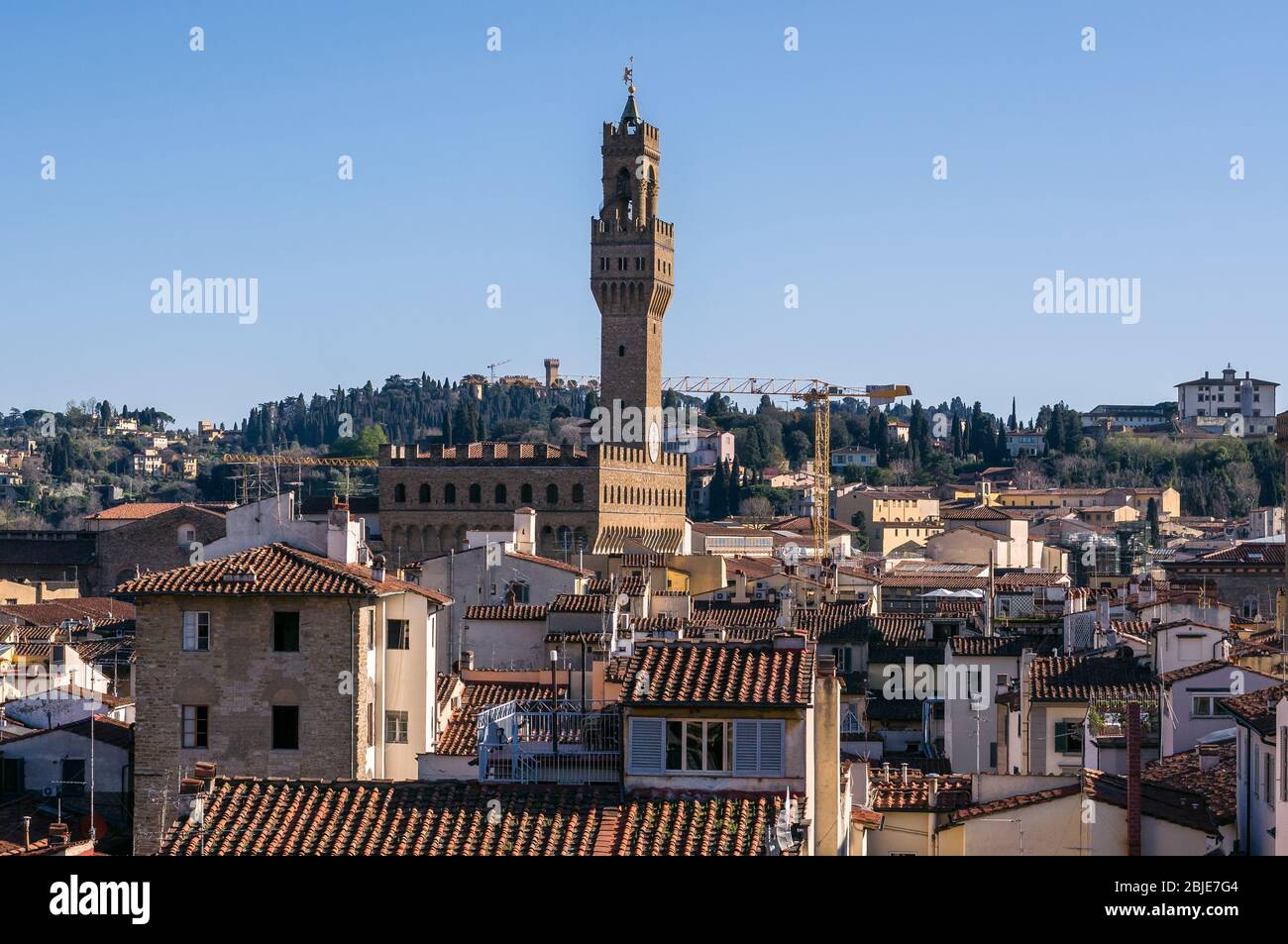 Berühmten Turm des Palazzo Vecchio und Palazzo della Signoria (Altes Schloss). Luftaufnahme von Giottos Campanile. Florenz, Toskana, Italien. Stockfoto