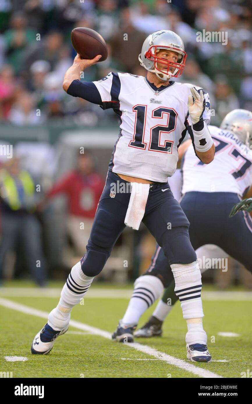 20. Oktober 2013: New England Patriots Quarterback Tom Brady (12) fällt in der zweiten Hälfte einer Woche 7 AFC East Matchup zwischen den N zurück zu passen Stockfoto