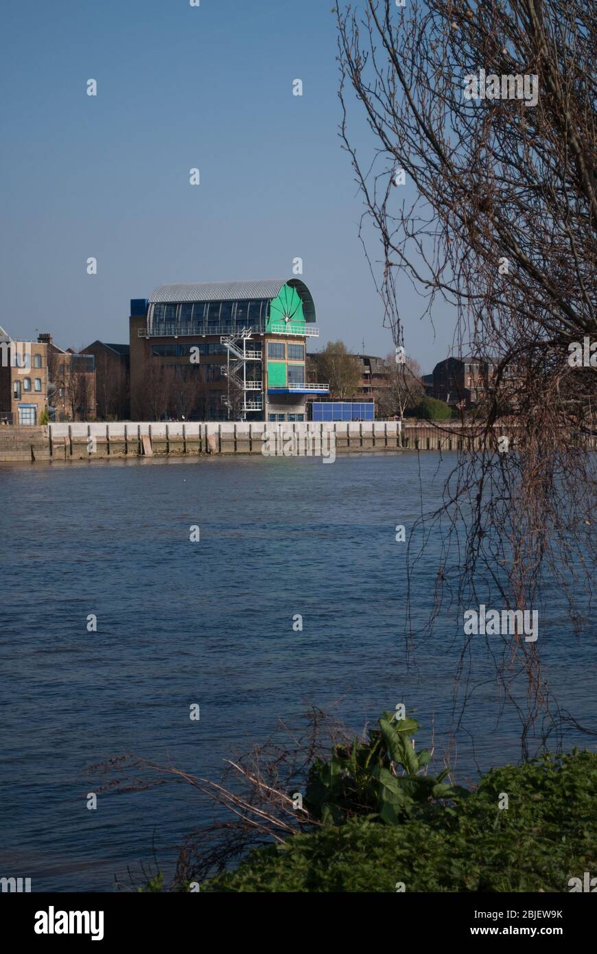 Thames Wharf Studios, Hammersmith, London W6 9HA. Dachgeschoss entworfen von Lifschutz Davidson Sandilands 1991 RSHP Richard Rogers Stockfoto