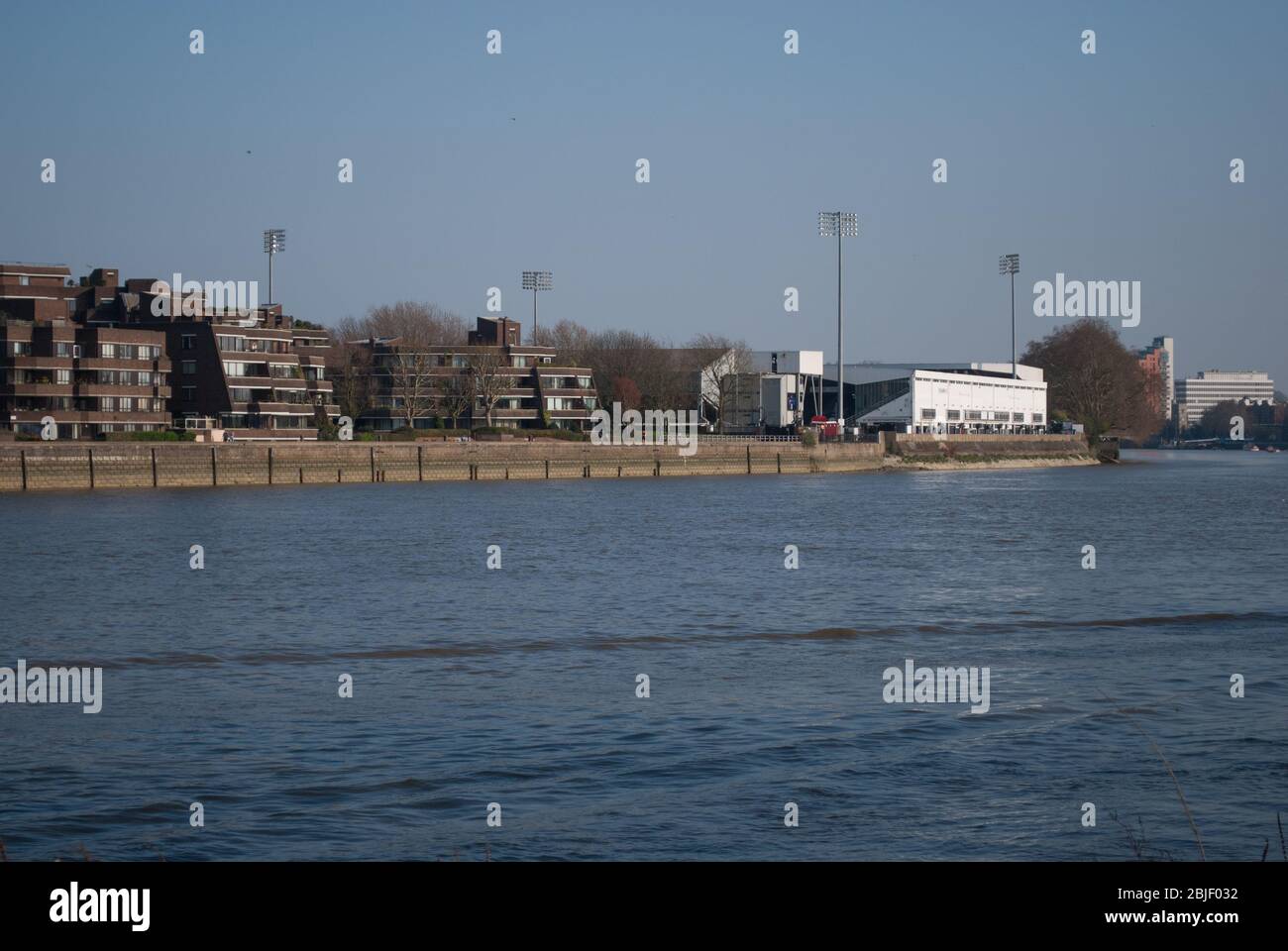 1960s 1970s White Steel Structure Architecture Football Stadium Fulham FC Craven Cottage Stevenage Rd, Fulham, London SW6 6HH Stockfoto