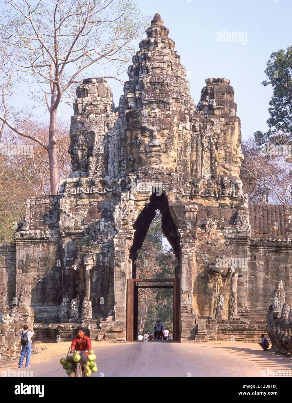 Südtor von Angkor Thom, Siem Reap, Königreich Kambodscha Stockfoto